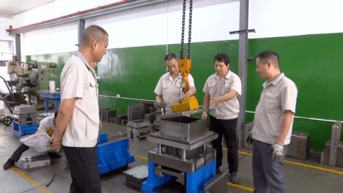 馬躍華勞模工匠技術(shù)服務(wù)隊(duì) 技術(shù)創(chuàng)新課題攻關(guān)，為企業(yè)發(fā)展增添新動(dòng)能